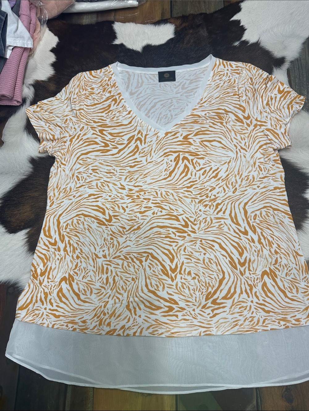 JM Collection White & Mustard V-Neck Short Sleeve Top